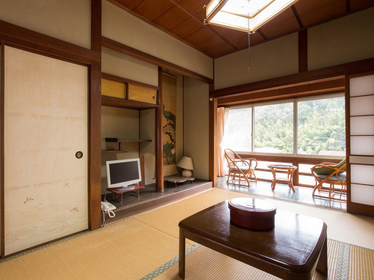 Izumiya Ryokan' Tawarayama Onsen Nagato  Exterior photo